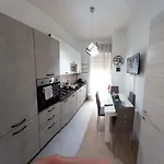 My Family Intero Con Parcheggio Privato דירה